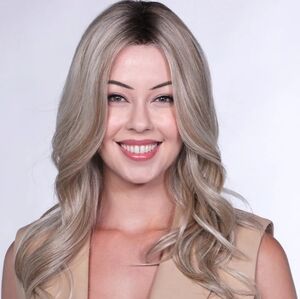 Belle tress “Omega” wig in color COOL CHAMPAINE BLONDE new Lux SE fully handtied